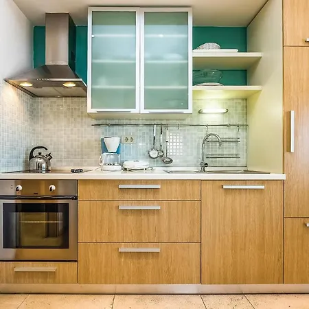 Apartman Amazing In With Outdoor Swimming Pool, Sauna And Wifi