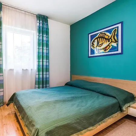Amazing In With Outdoor Swimming Pool, Sauna And Wifi *