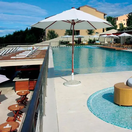 Amazing In With Outdoor Swimming Pool, Sauna And Wifi *