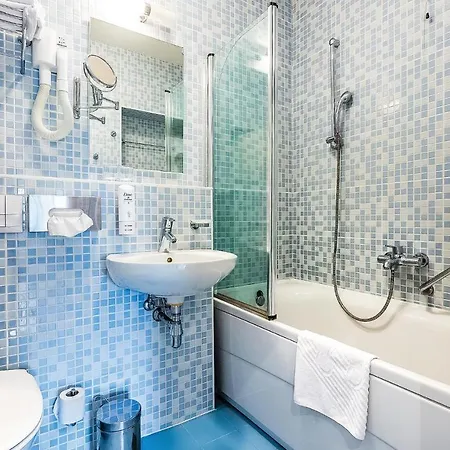 Amazing In With Outdoor Swimming Pool, Sauna And Wifi Apartment Novi Vinodolski