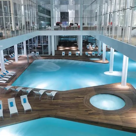 Amazing In With Outdoor Swimming Pool, Sauna And Wifi