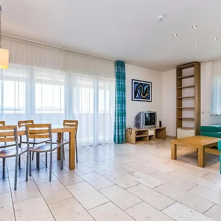 Apartment Amazing In With Outdoor Swimming Pool, Sauna And Wifi *