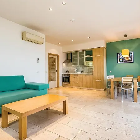 Amazing In With Outdoor Swimming Pool, Sauna And Wifi * Novi Vinodolski